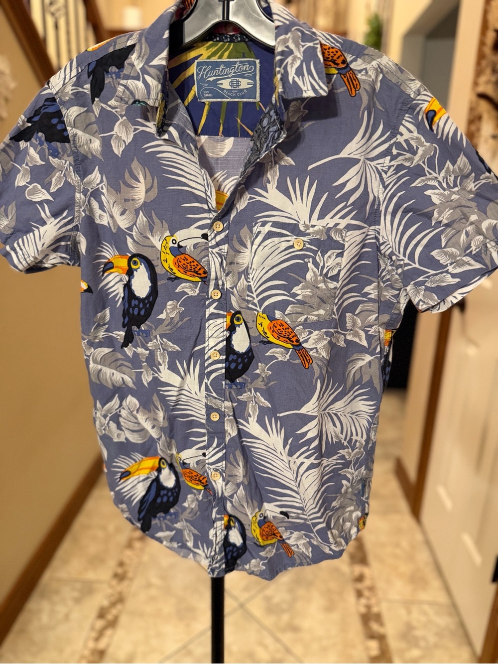 Huntington Beach Club Men’s Small Tropical Toucan Hawaiian Shirt